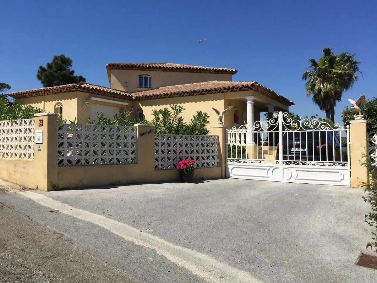 Goonie Lodge Les Issambres Penzion